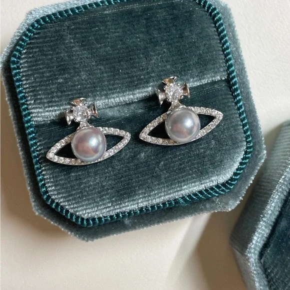 Vivienne Westwood Silver Earrings with Pearls - Picture 2 of 5